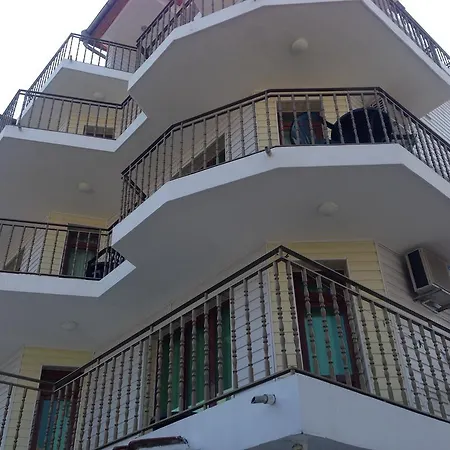 Gloria House Misivri