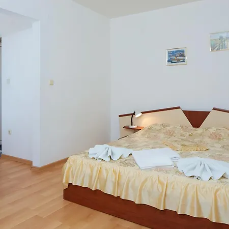 Gloria House Konukevi 2*