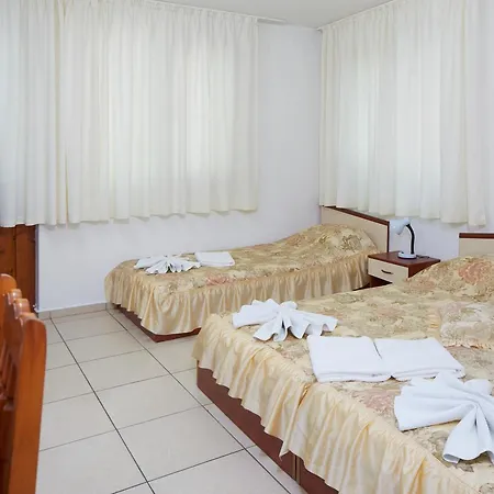 Gloria House Vendégház 2*