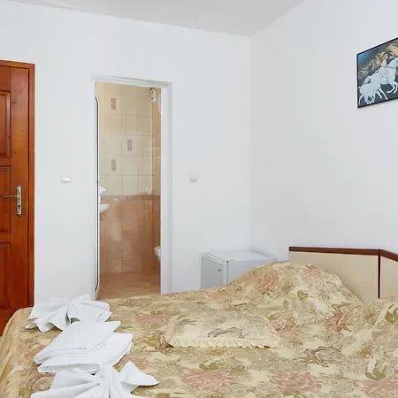 Gloria House Vendégház 2*