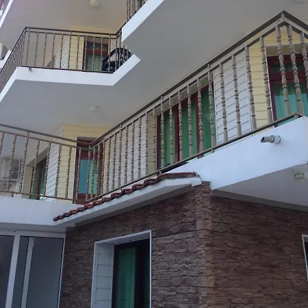 Maison d'hôtes Gloria House 2*