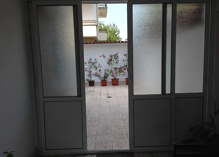 Gloria House Gæstehus 2*