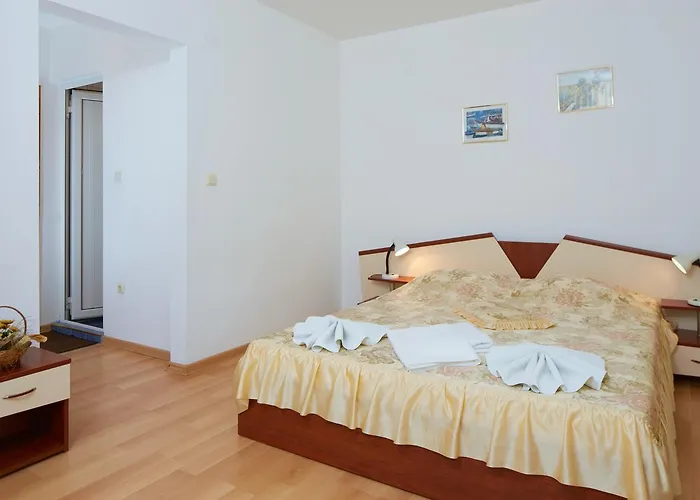 Gloria House Gæstehus 2*